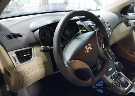 2014 Hyundai Elantra Se z USA, uszkodzony, nr VIN 5NPDH4AE8EH514698